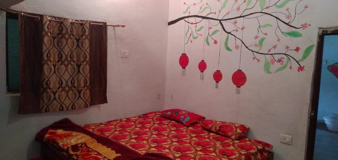 Maji Homestay Khajurāho Extérieur photo